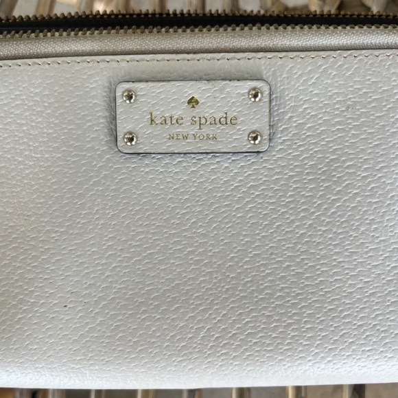 Kate Spade Cream Wallet - Picture 4 of 6